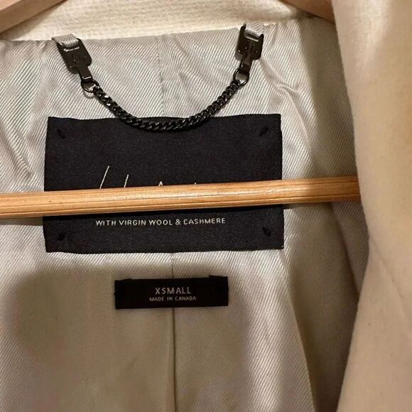 T. Babaton Aritzia Wool Cashmere Blend Ivory With Hidden Buttons Size XSmall - Picture 3 of 6